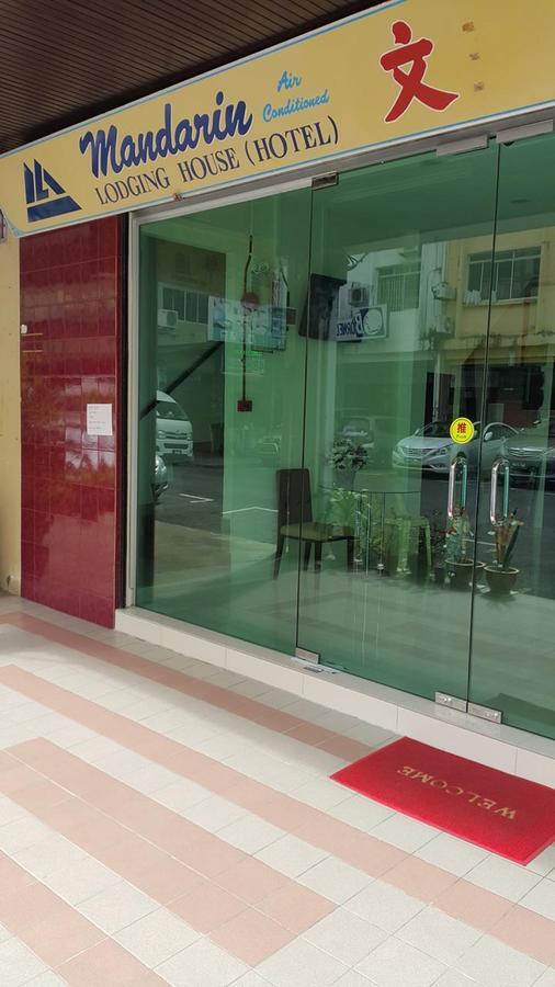 Mandarin Hotel Kuching Bagian luar foto