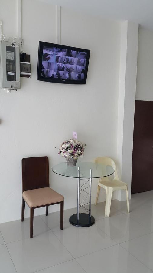 Mandarin Hotel Kuching Bagian luar foto