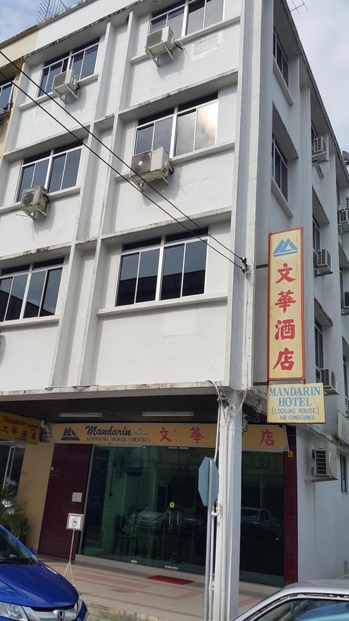 Mandarin Hotel Kuching Bagian luar foto