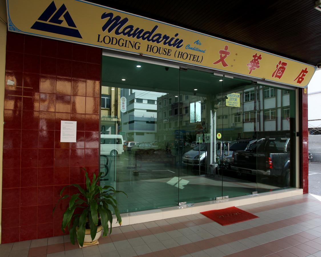 Mandarin Hotel Kuching Bagian luar foto